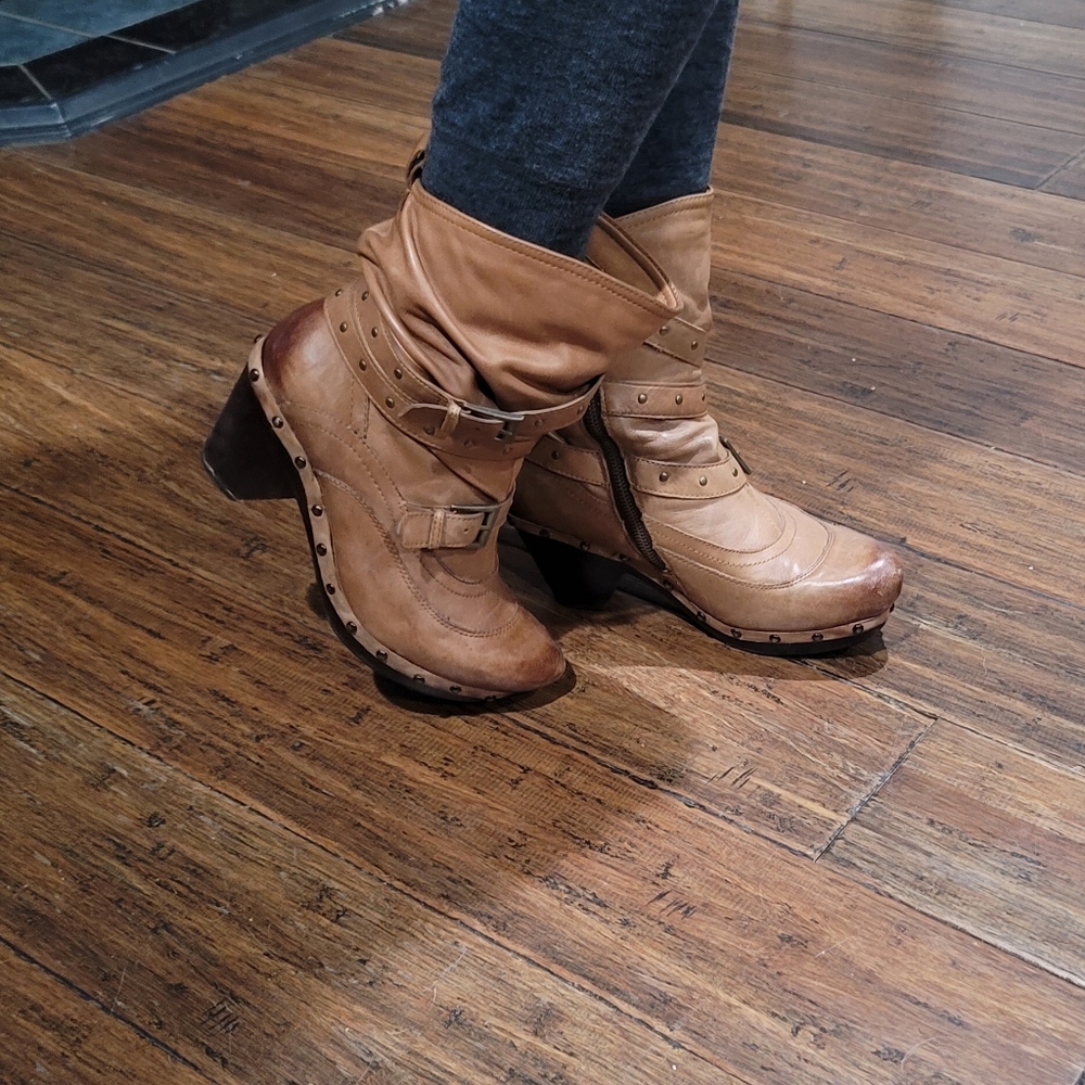 Earthies Fabienne Women's Almond /Brown Leather Boho Slouchy Boots 7B Rivets